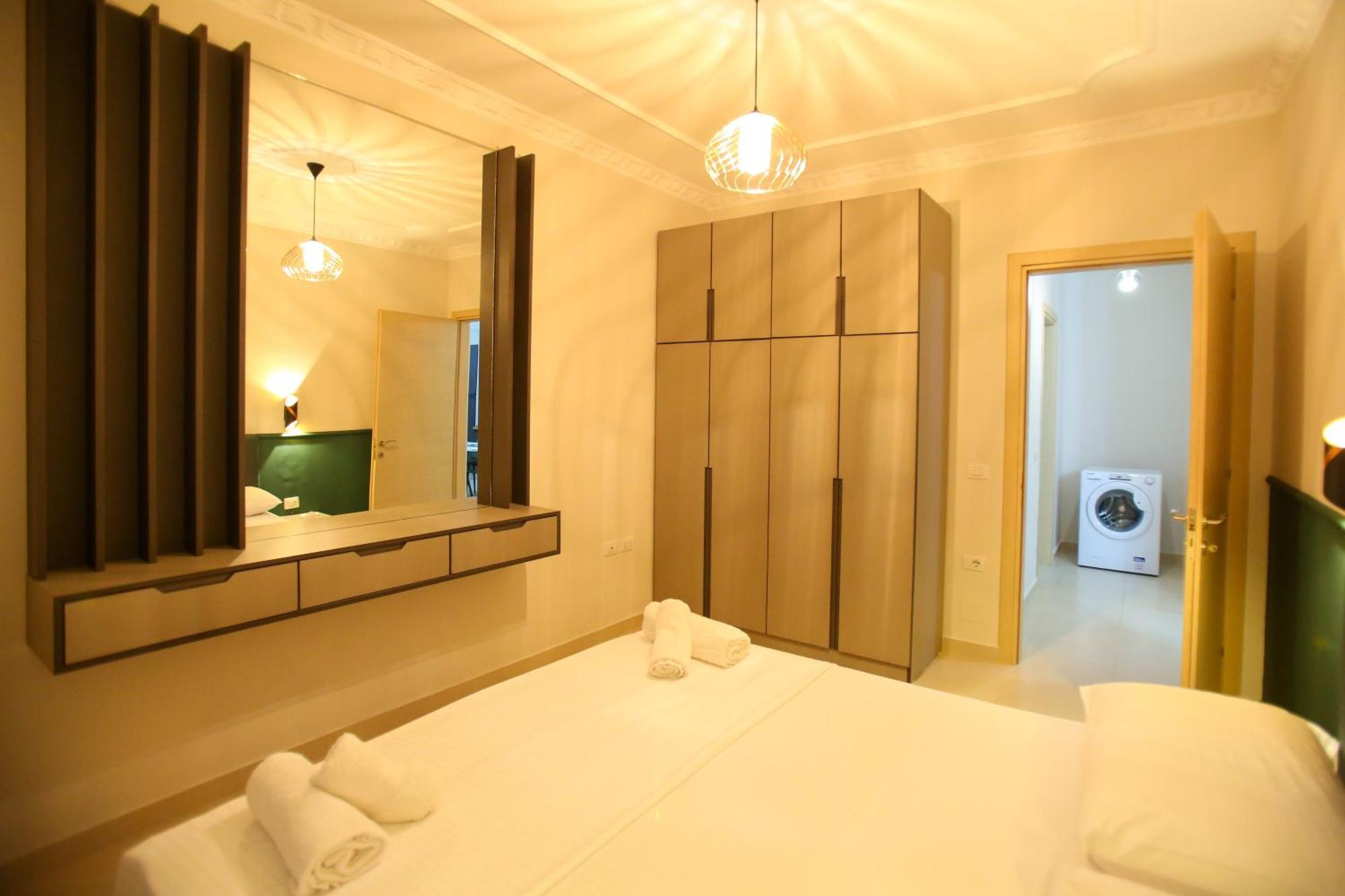 Oasis Residence Vlorë Exteriör bild