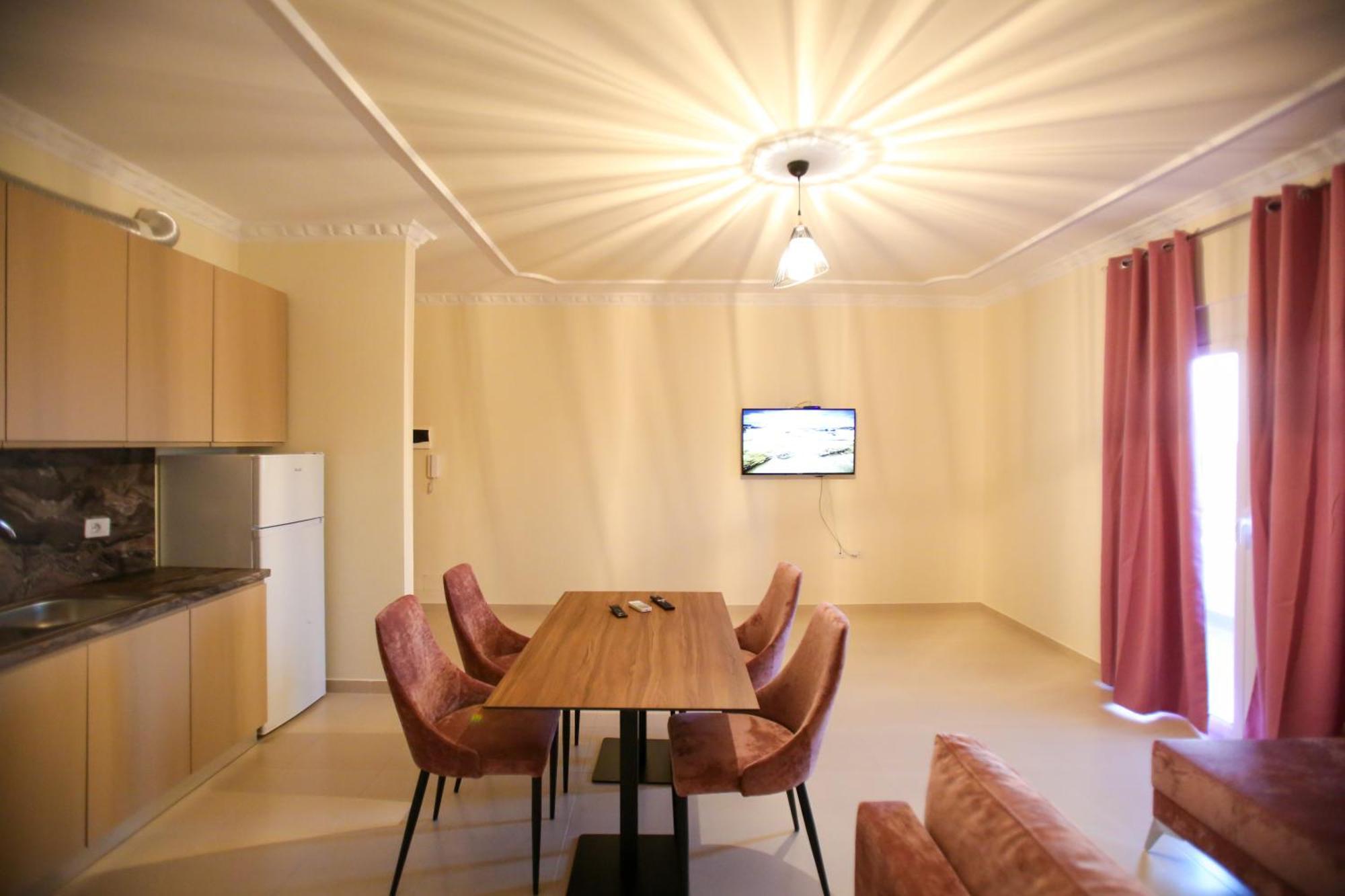 Oasis Residence Vlorë Exteriör bild