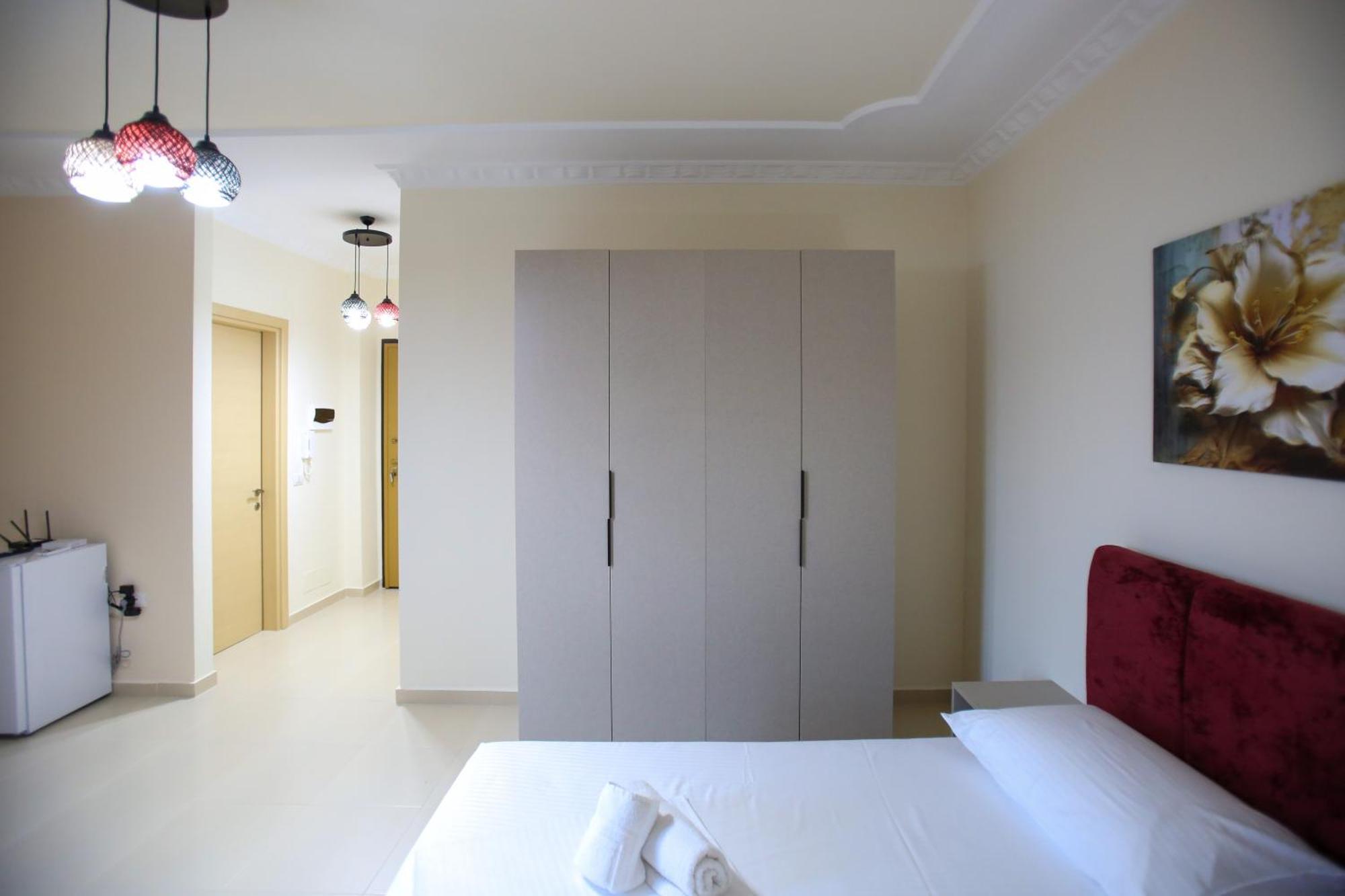 Oasis Residence Vlorë Exteriör bild