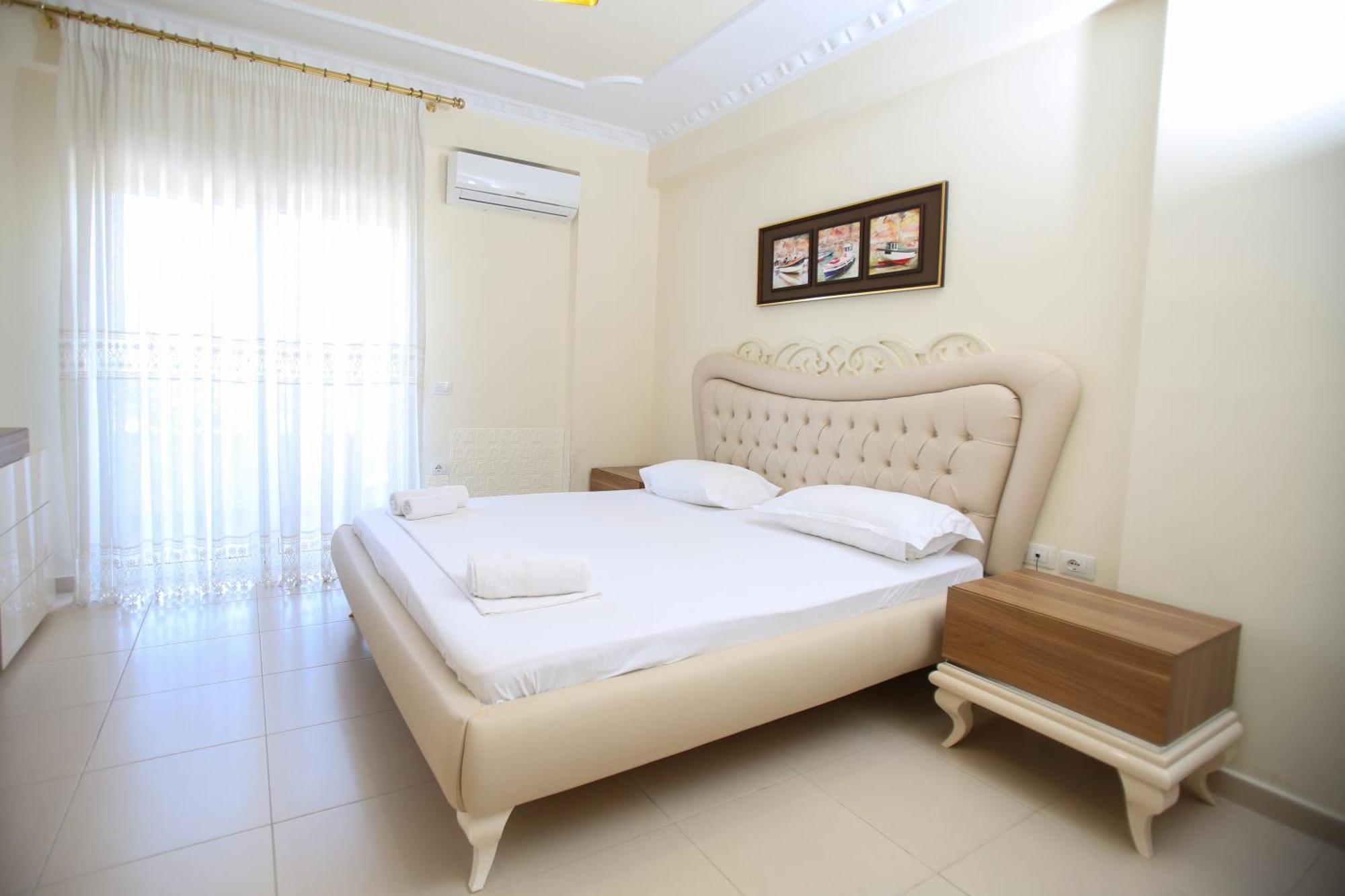 Oasis Residence Vlorë Exteriör bild